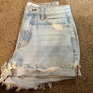 Jean shorts, light wash
